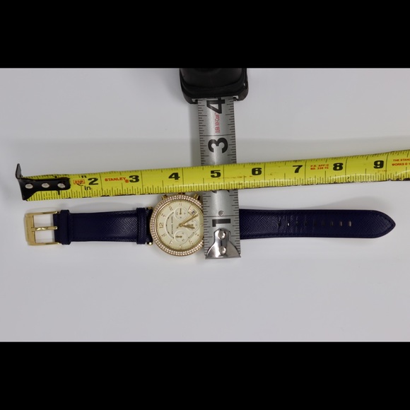 Michael Kors Watch - Picture 6 of 6